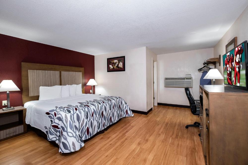 Superior King Room Larger Room Smoke Free interior